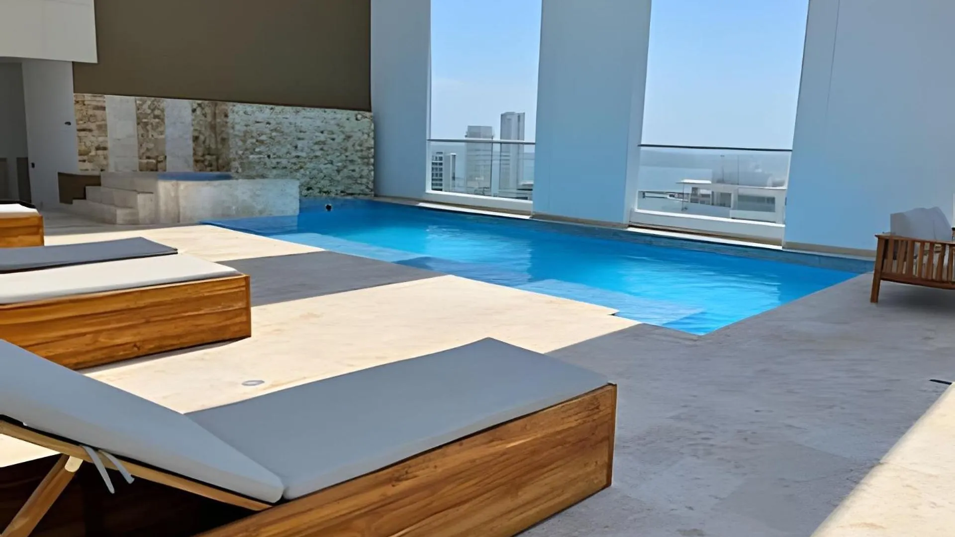 Charming Loft Near The Beach location